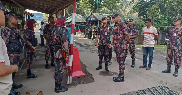 হিলি সীমান্তে বিজিবির বাড়তি সতর্কতা